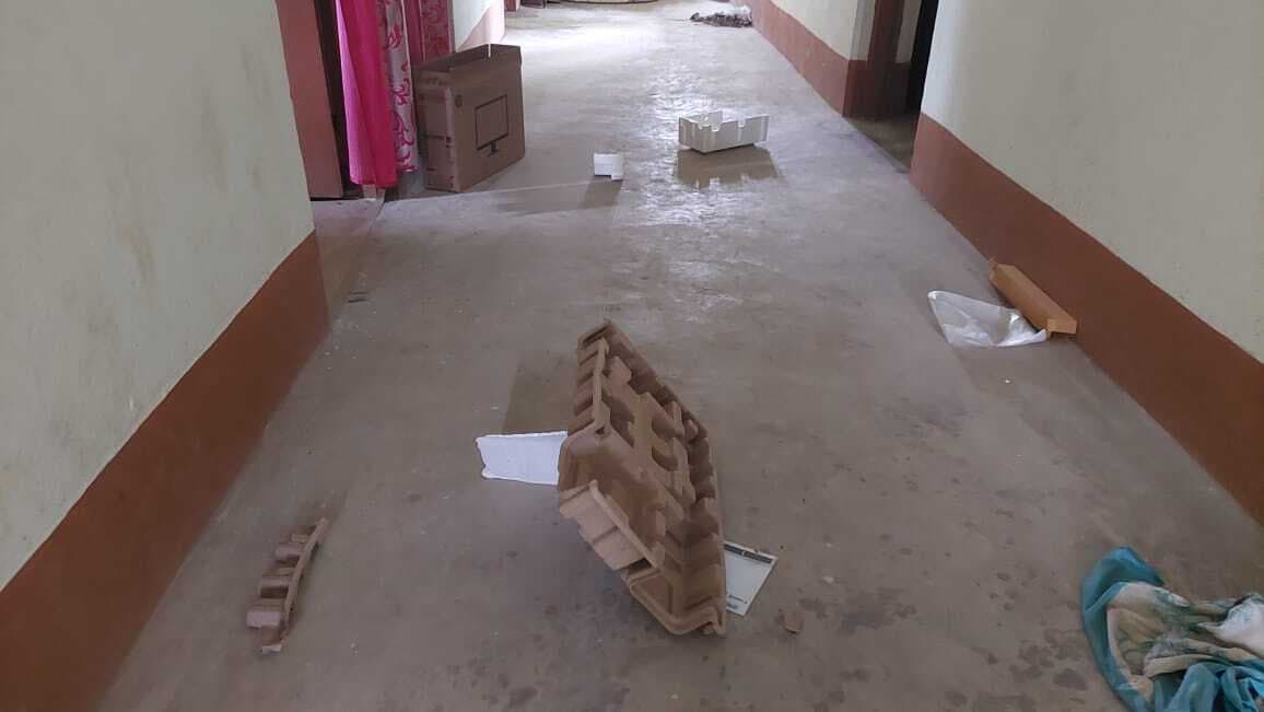 गुमरो पंचायत के ज्ञान केंद्र से चोरों ने उड़ाये सामान