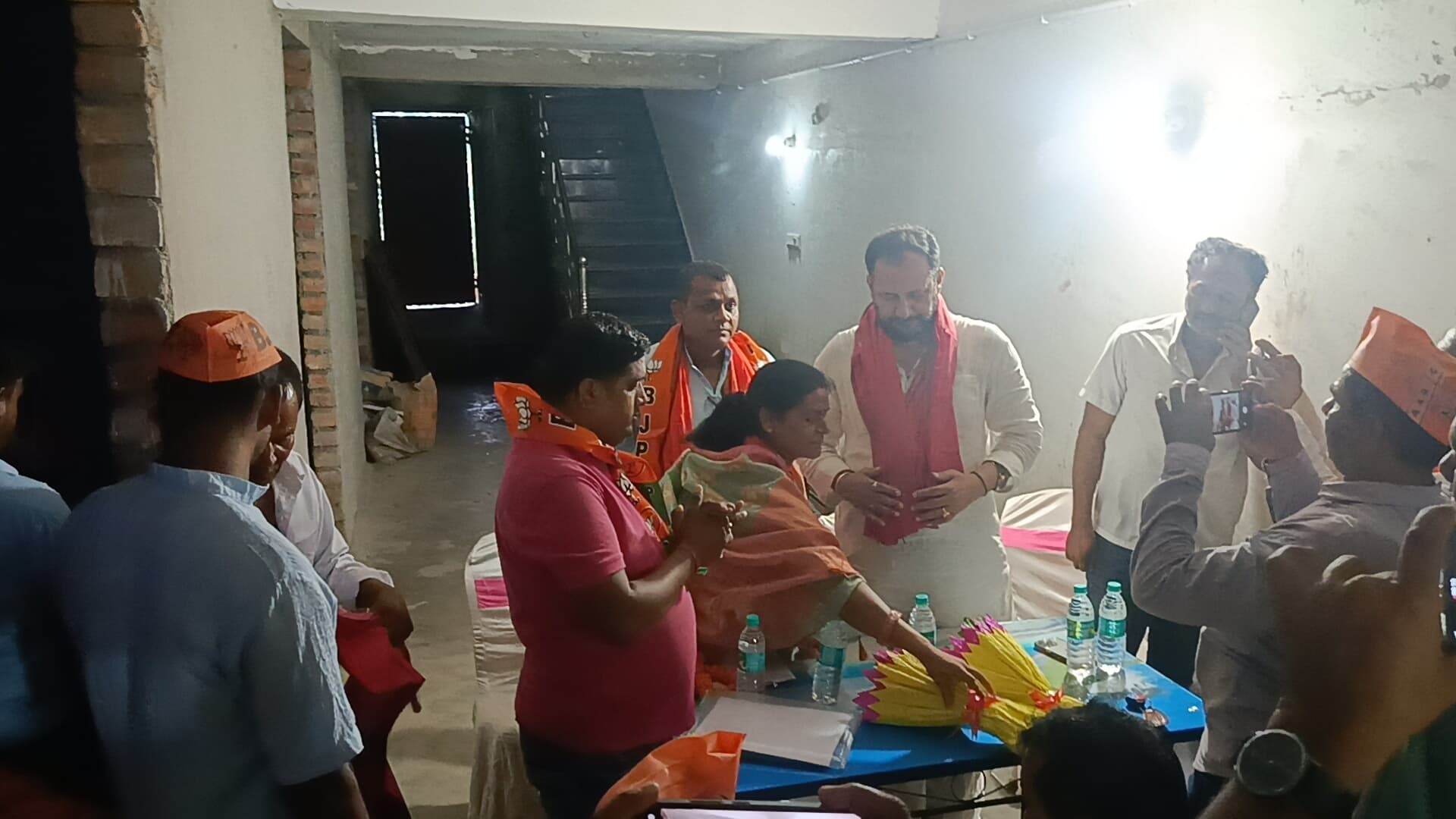 मंडल कार्यसमिति की बैठक में शामिल हुए मंत्री, कार्यकर्ताओं को बढाया हौसला