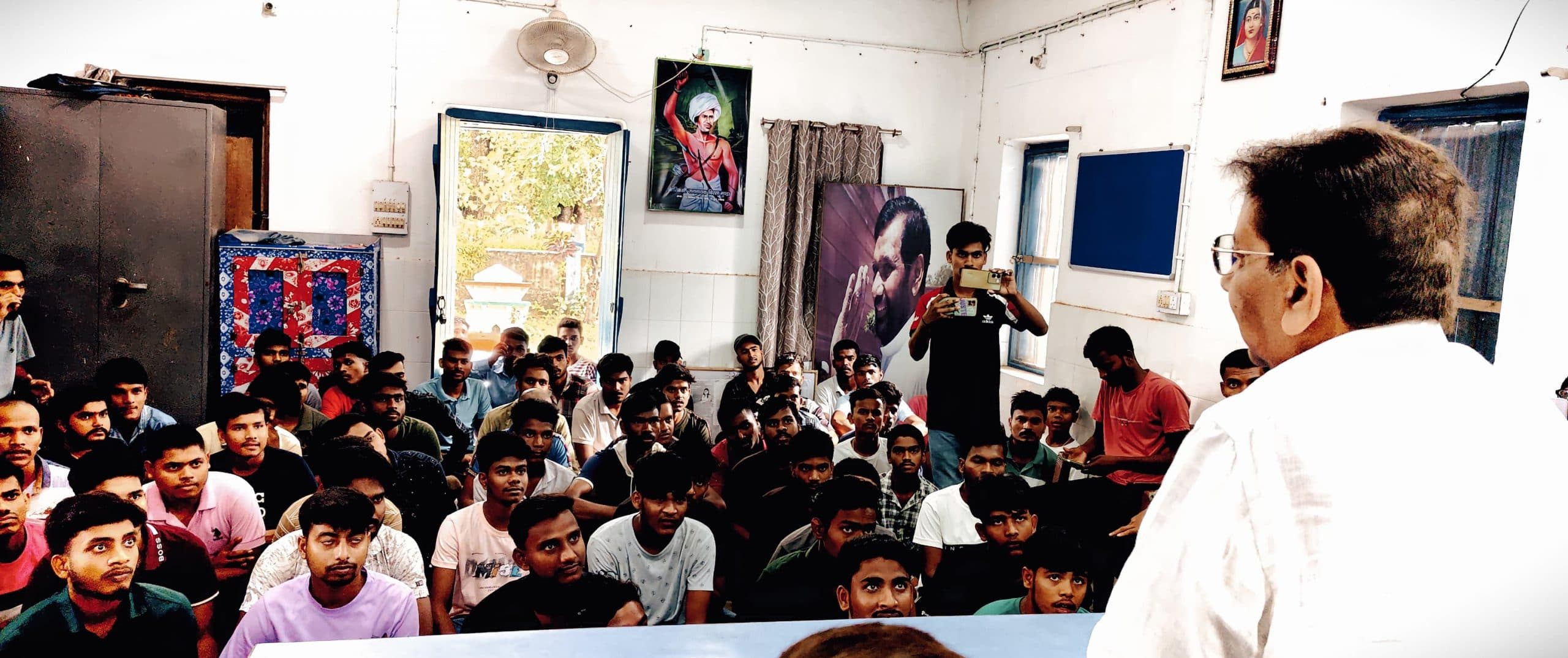 बिहार में डबल इंजन की सरकार, फिर भी कमजोर वर्गों के लिए पढाई की मुकम्मल व्यवस्था नहीं