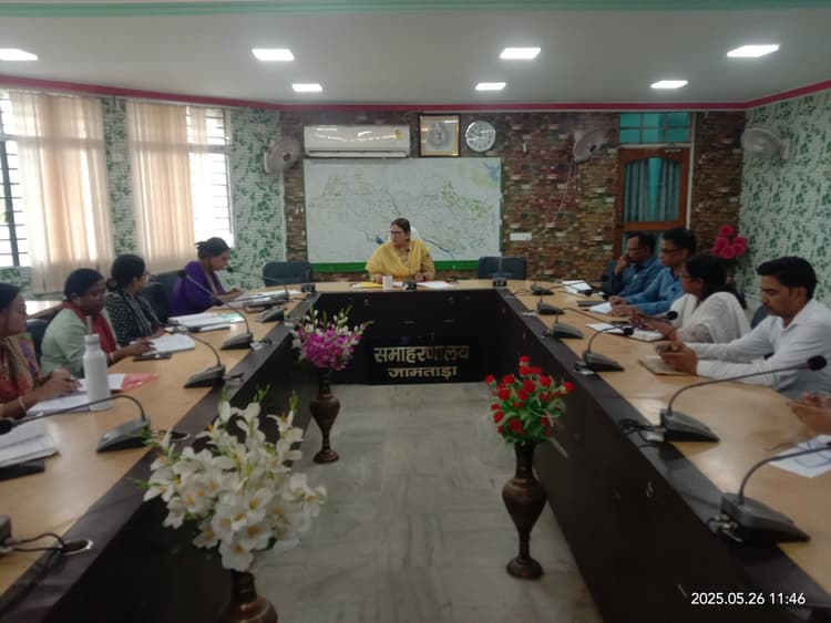 आंगनबाड़ी केंद्रों में बिजली व पानी करें बहाल : डीसी