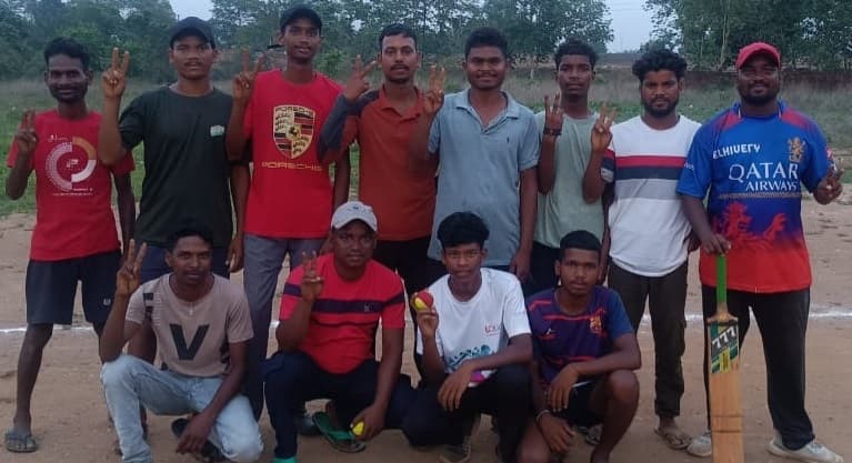 Bokaro News : आरसीबी तिलैयाटांड़ की टीम ने जीता क्रिकेट टूर्नामेंट