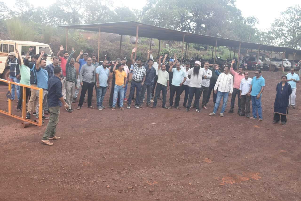 Chaibasa News : मेघाहातुबुरु में स्थानीय की बहाली हो