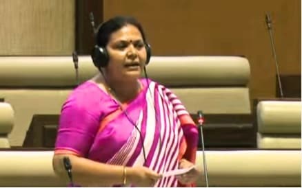 Ranchi News : जलछाजन परियोजनाओं की संख्या 200 करें : मंत्री