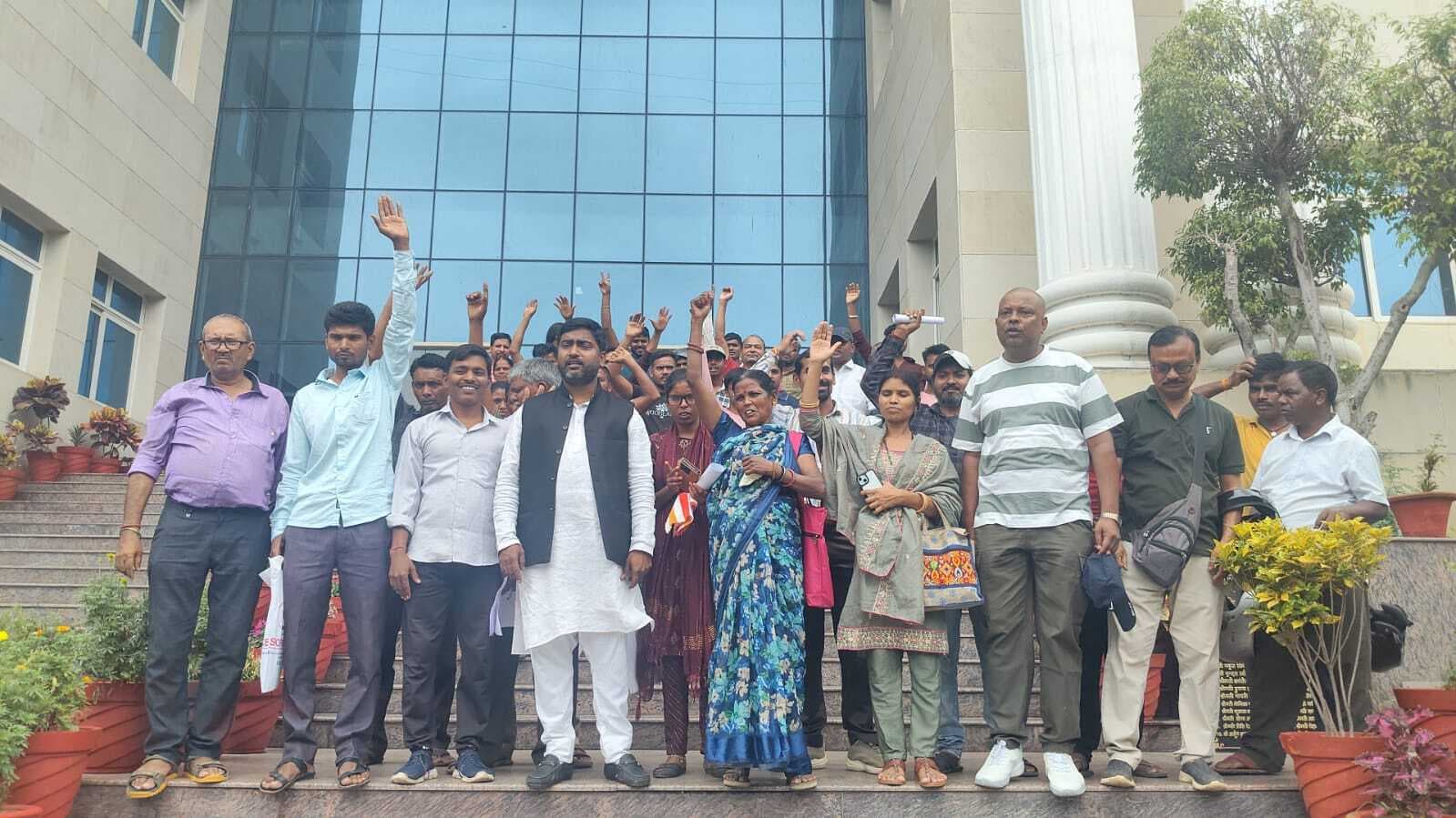 Ranchi News : नगर निगम की लॉटरी पर विवाद, मोरहाबादी के दुकानदारों ने किया विरोध