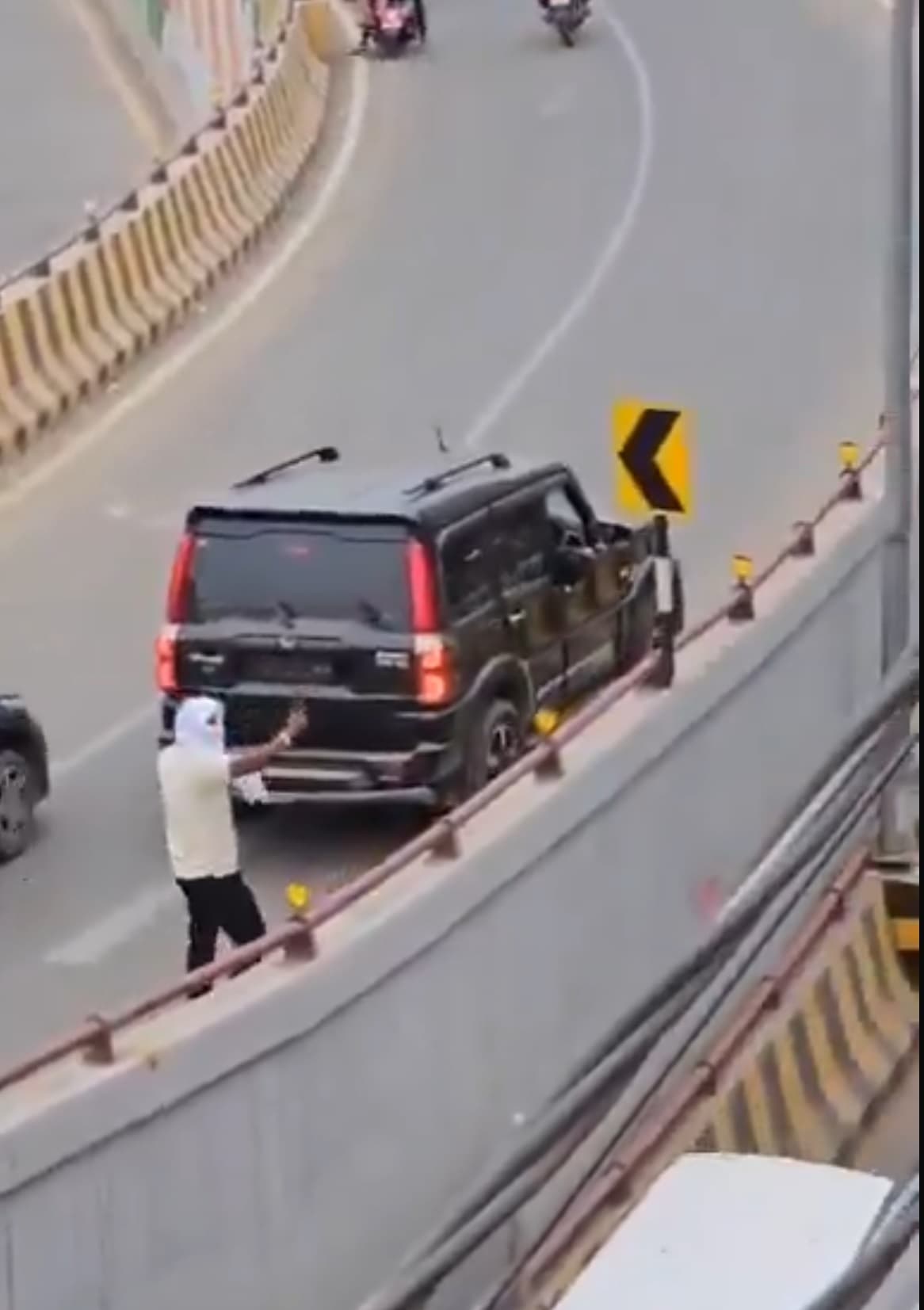 Patna News : प्रेमिका के सामने हुई बेइज्जती से गुस्साये बदमाशों ने की थी फायरिंग, पांच से पूछताछ