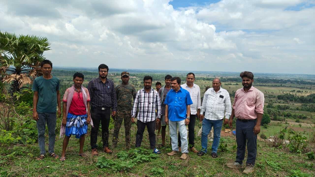 पानी टंकी निर्माण को लेकर सीओ ने की ग्रामीणों के साथ चर्चा