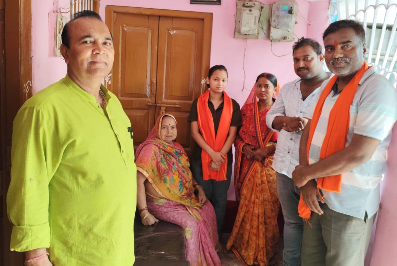 सीबीएसई 10वीं में अव्वल स्वाति को  विहिप ने किया सम्मानित