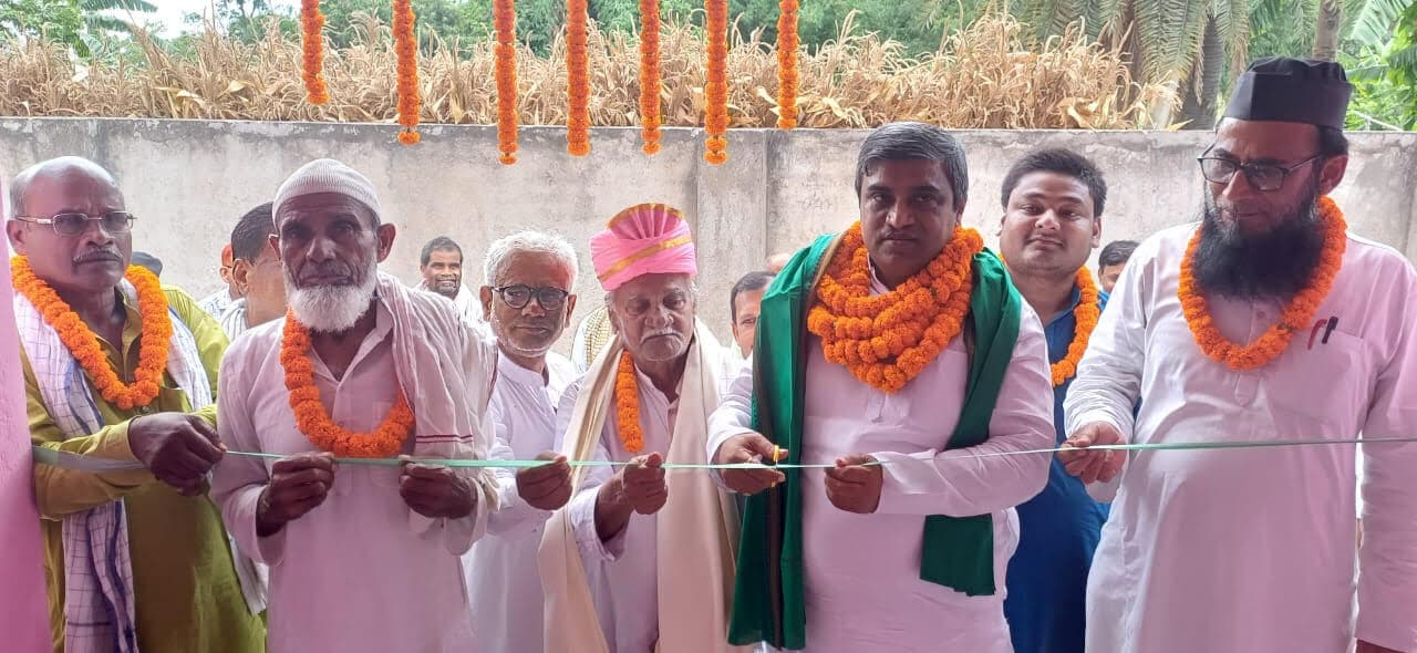Samastipur News:विधायक ने किया विद्यालय में नव निर्मित कमरा का उद्घाटन