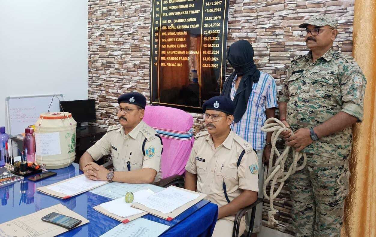 छापेमारी कर 3.373 किलोग्राम गांजा किया जब्त, आरोपी गिरफ्तार