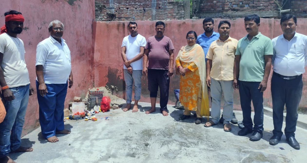 उत्क्रमित मावि सिंघिया में शौचालय निर्माण की रखी आधारशिला