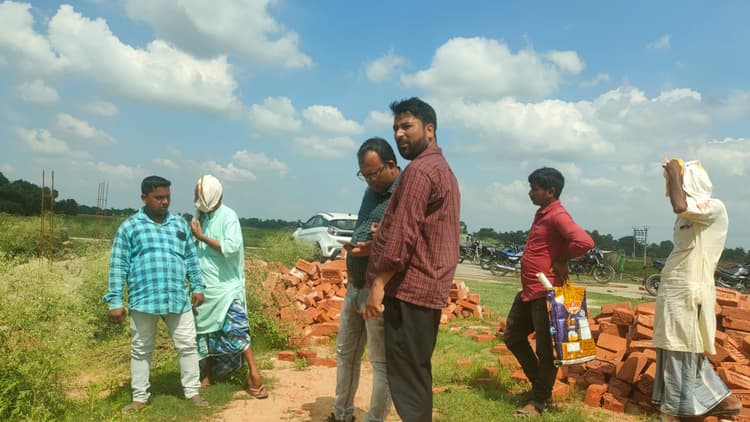 बिहार सरकार की 6 डिसमिल जमीन का मुखिया प्रतिनिधि ने कर लिया था अतिक्रमण