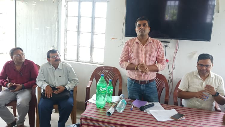 गुरु गोष्ठी के दौरान विद्यालय प्रधानों को मिला आवश्यक दिशा-निर्देश