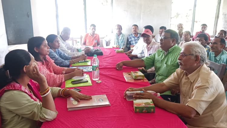 किसानों को दी गयी जैविक व प्राकृतिक खेती की विस्तृत जानकारी