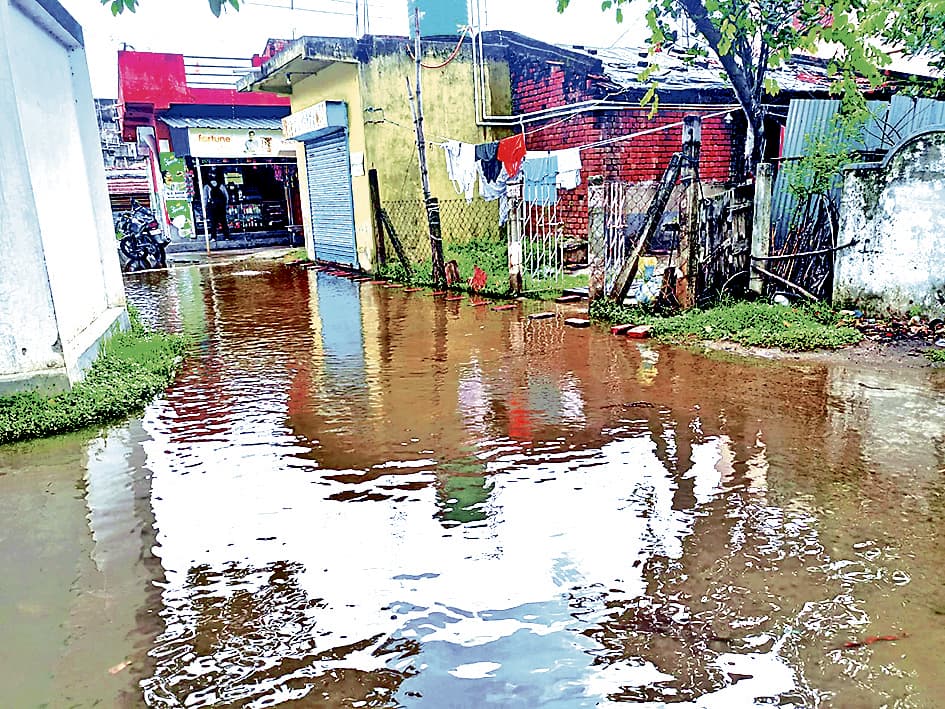 पानागढ़ रेलपार में बारिश के बाद जलजमाव