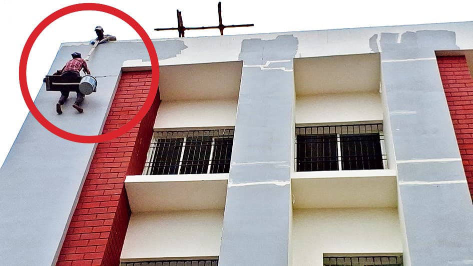 Gopalganj News : गोपालगंज में उद्घाटन से पहले ही दरक गया 37 करोड़ की लागत से बना मॉडल सदर अस्पताल