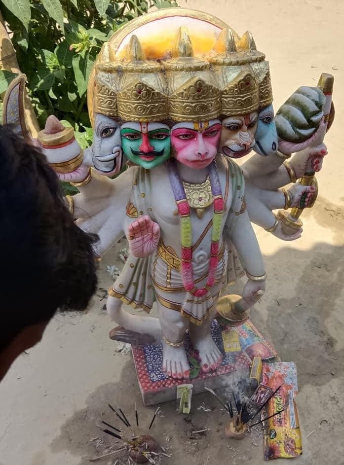 Madhubani News : कमला नदी में मिली पंचमुखी हनुमान की प्रतिमा