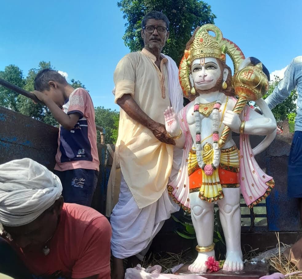 Madhubani News : बजरंगबली की प्रतिमा स्थापित करने के लिए किया नगर भ्रमण