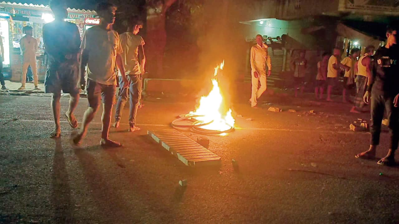 Hajipur News : फैक्ट्री में फांसी के फंदे से लटका मिला युवक का शव