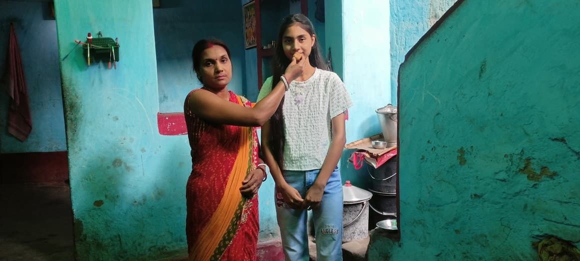 बोआरीजोर के नीमा कला गांव की सलोनी व बसंतराय का पारितोष बना जिला टॉपर