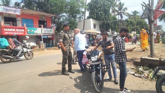 पथरगामा में परिवहन विभाग ने चलाया वाहन चेकिंग अभियान