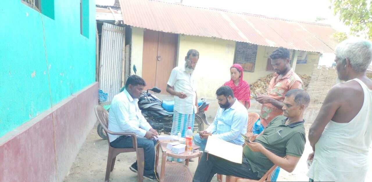 आयुष्मान केन्द्र का बीडीओ ने लिया जायजा