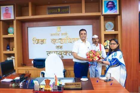 गोड्डा की 22वीं डीसी अंजली यादव ने लिया पदभार