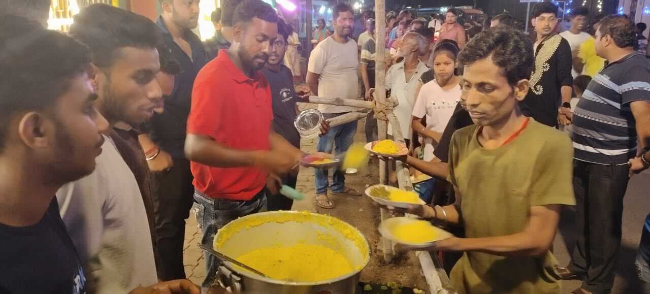 Dhanbad News : पचगढ़ी काली मंदिर में महाभंडारा में उमड़ी भीड़