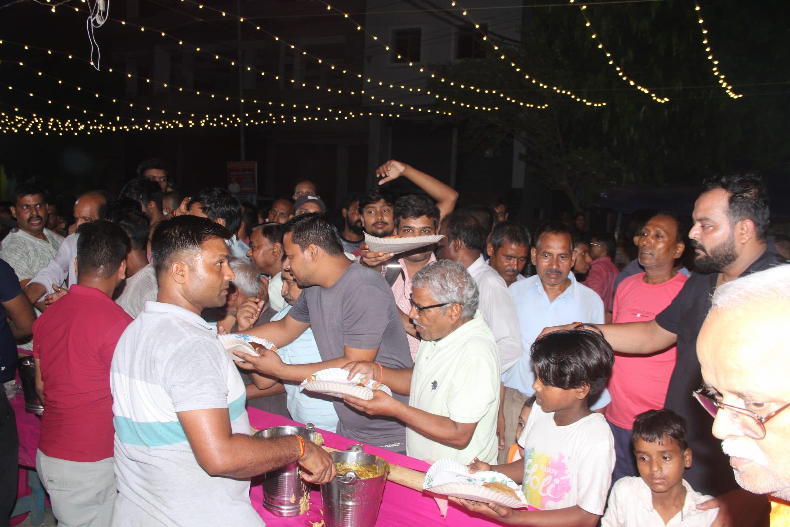 Bhagalpur News: शनि जयंती का शहर में दिखा उत्साह, भक्तों ने जलाये 1100 दीप