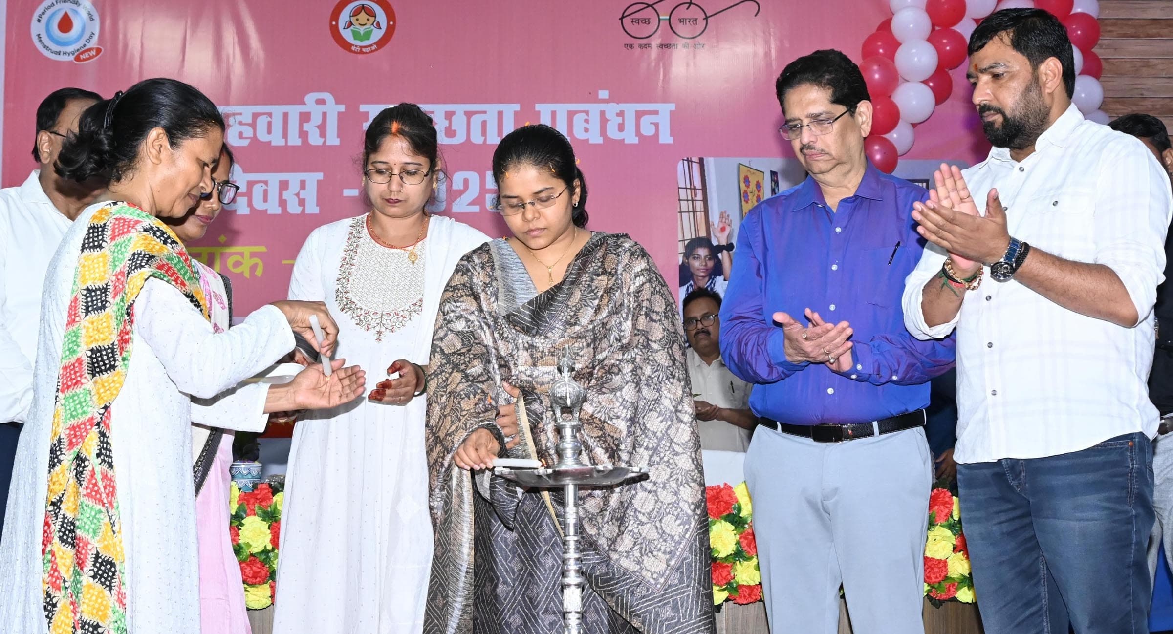 स्कूलों में एमएचएम लैब की व्यवस्था करें: डीसी