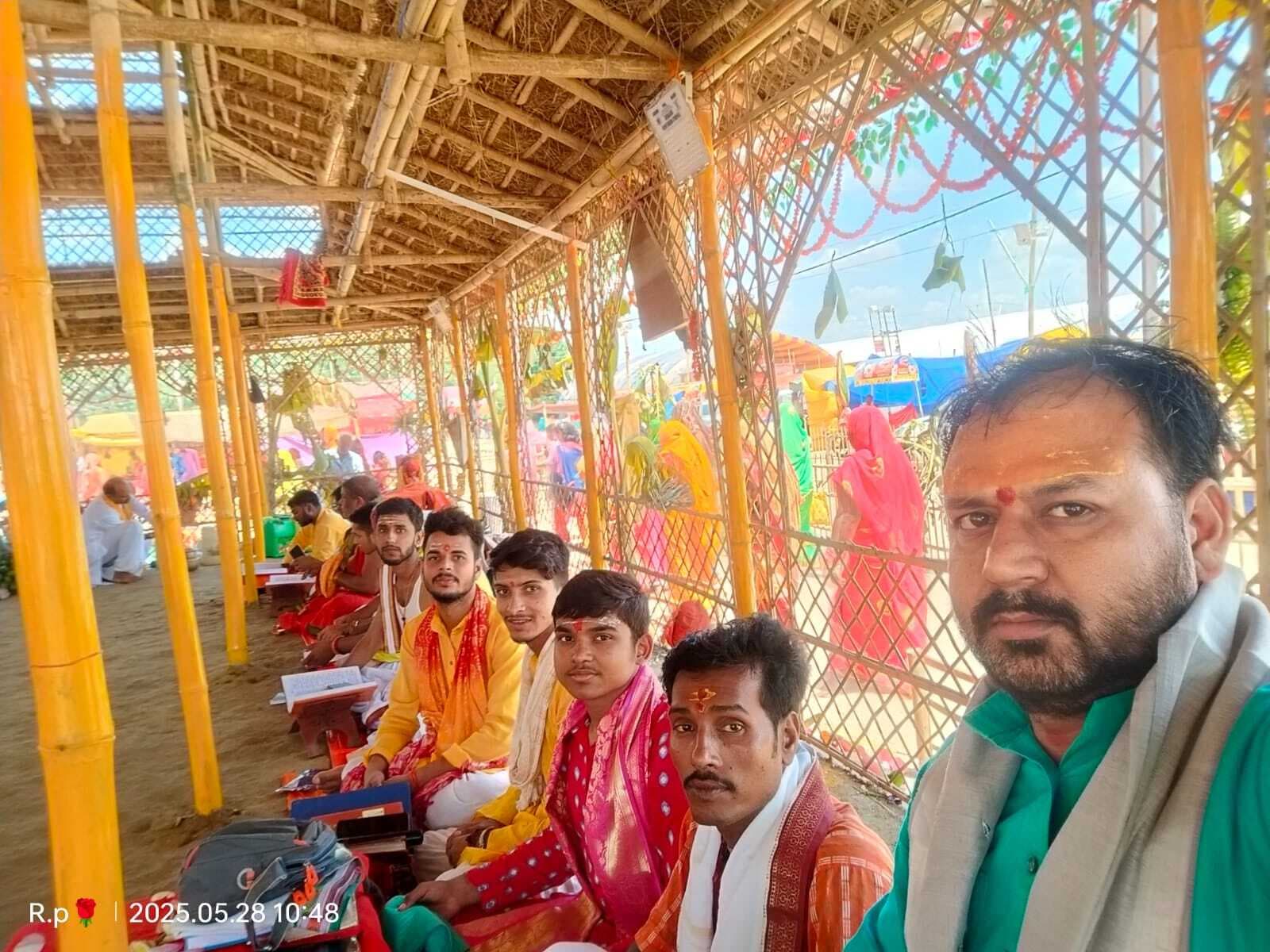 Samastipur News:महाविष्णु यज्ञ में पूजा-अर्चना को उमड़े श्रद्धालु नर-नारी