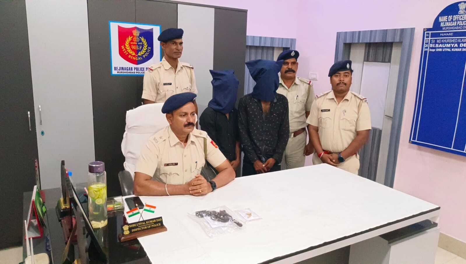 पुलिस ने दो युवक को अवैध देसी कट्टा के साथ पकड़ा