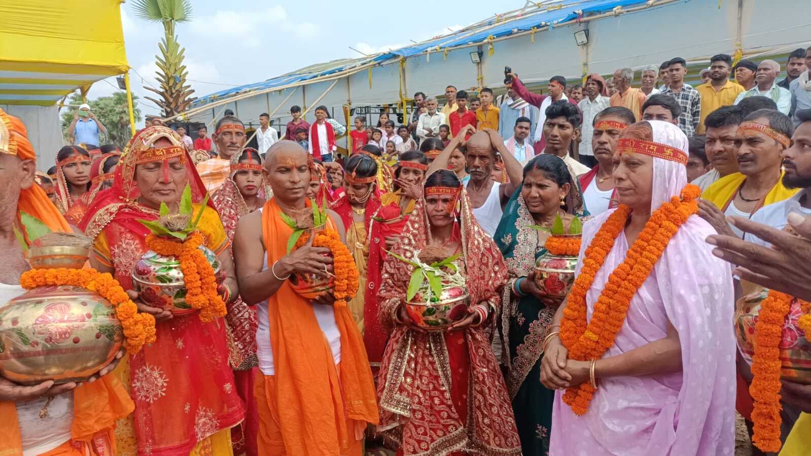 ननौरा में शतचंडी महायज्ञ को लेकर निकाली कलशयात्रा