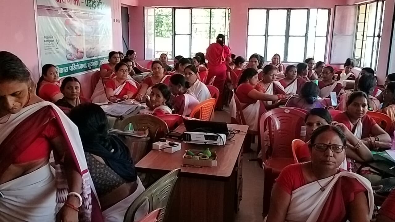 पोषण भी-पढ़ाई भी को लेकर सेविकाओं को दिया जा रहा है प्रशिक्षण