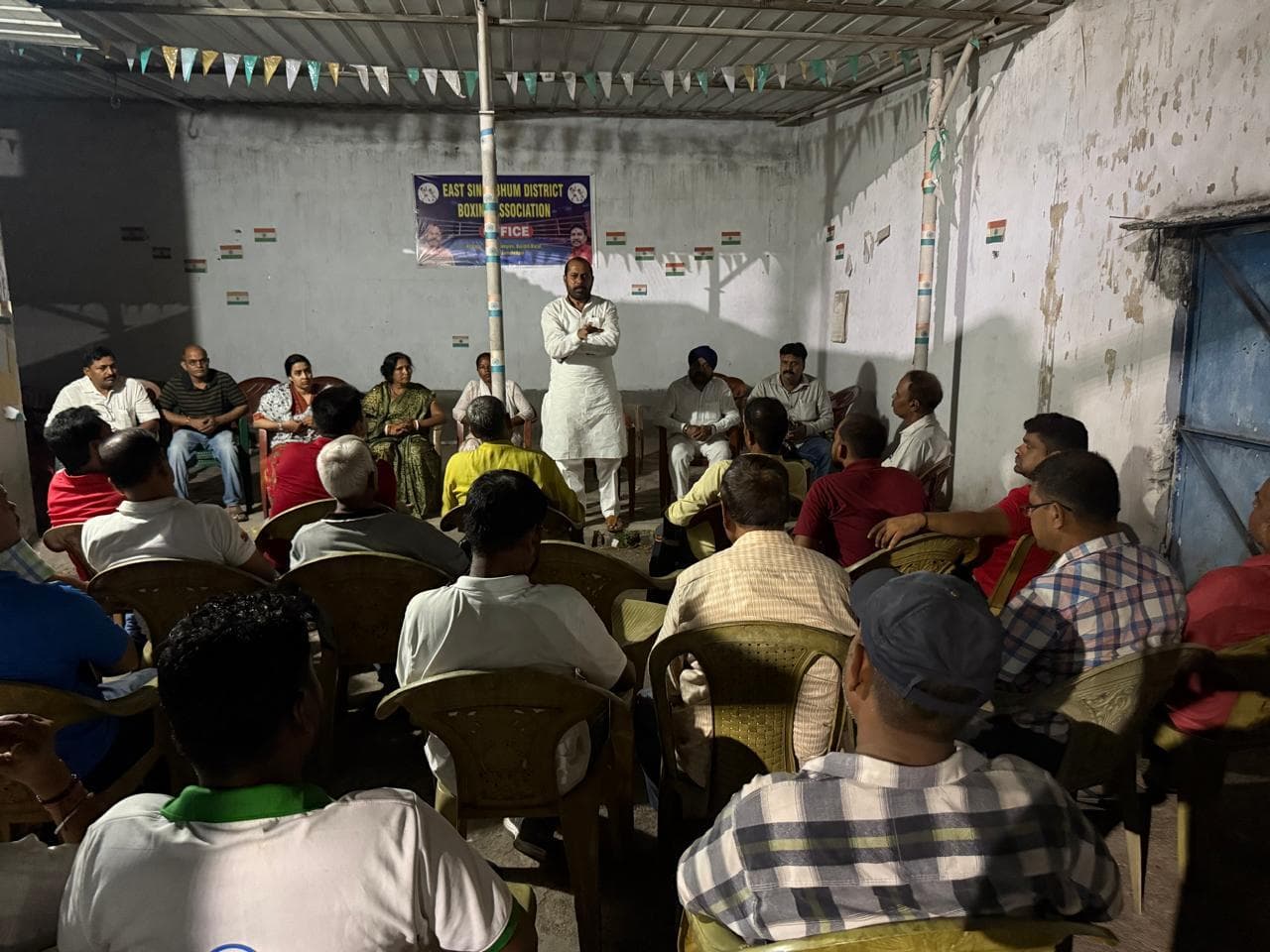 Jamshedpur news. जन समस्याओं को लेकर प्रखंड व मंडल कमेटियां आंदोलन खड़ा करें : आनंद बिहारी दुबे