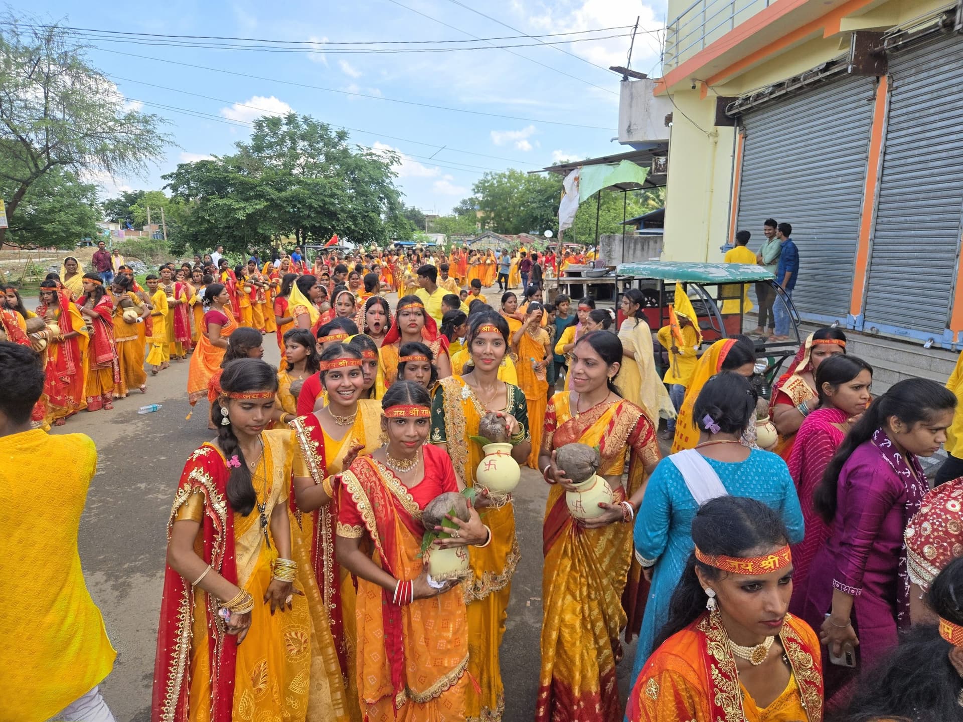 Deoghar news :कोरियासा में कलश यात्रा के साथ नवाह परायण यज्ञ शुरू