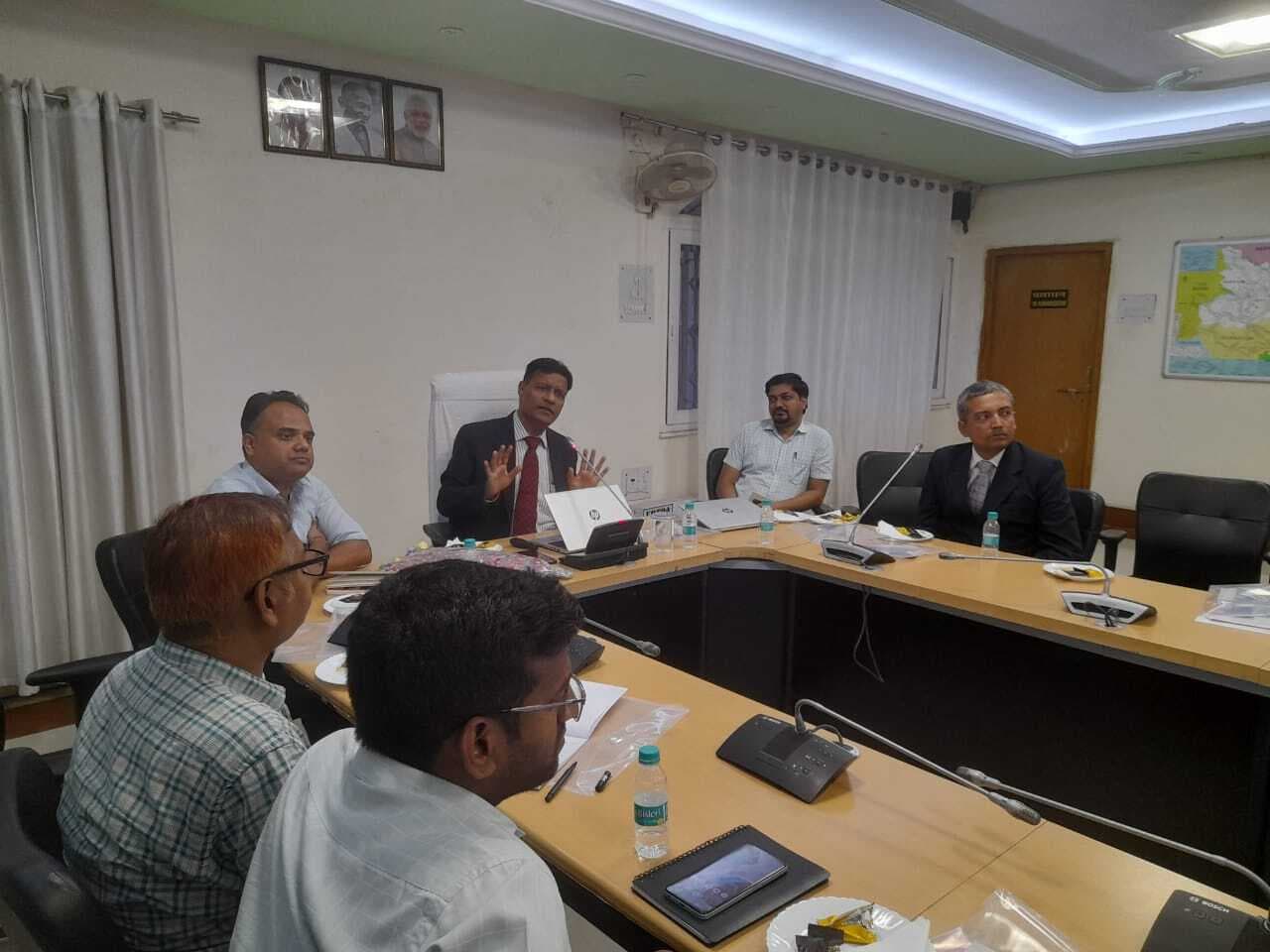 डीआरएम कार्यालय में एनपीएस और यूपीएस पर हुई संगोष्ठी