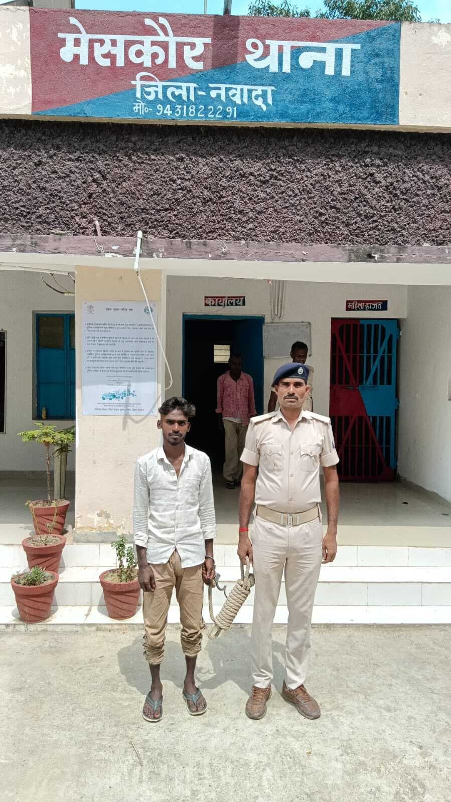 150 लीटर शराब बरामद, बाइक जब्त, धंधेबाज गिरफ्तार