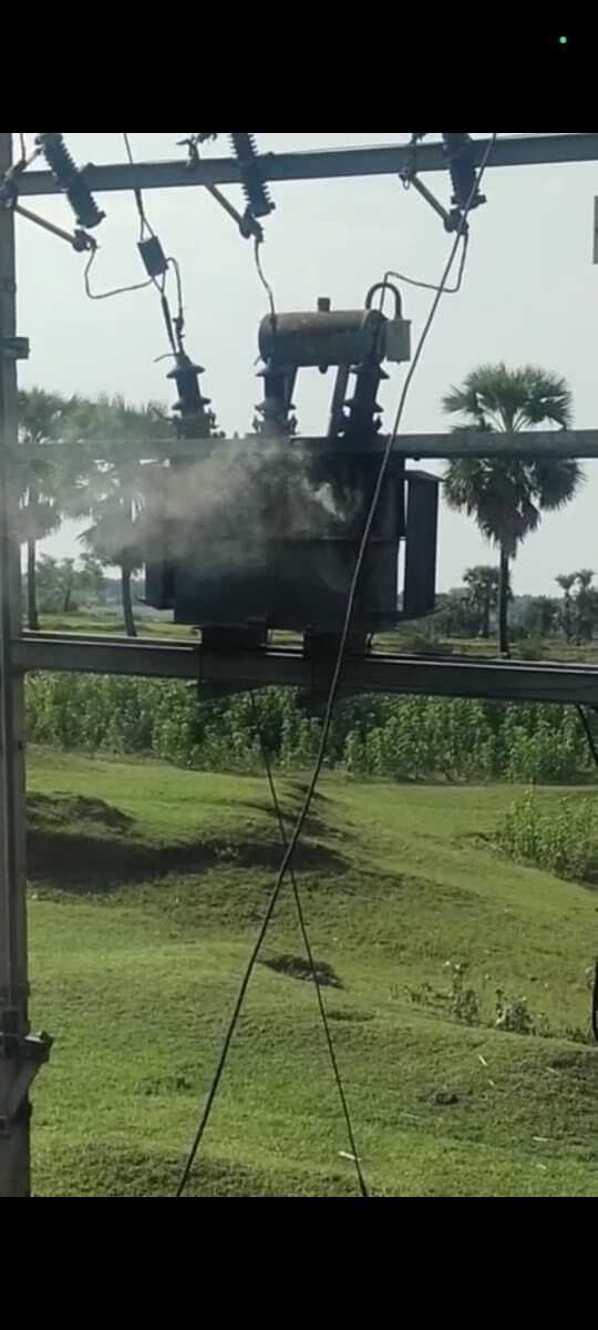 वज्रपात की चपेट आने से जला ट्रांसफॉर्मर