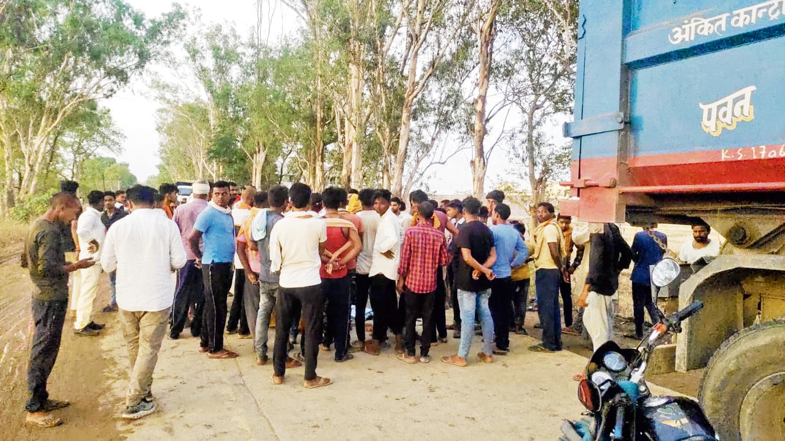 Aurangabad News : ओवरटेक करते समय हाइवा ने बाइक सवार को रौंदा, मौत