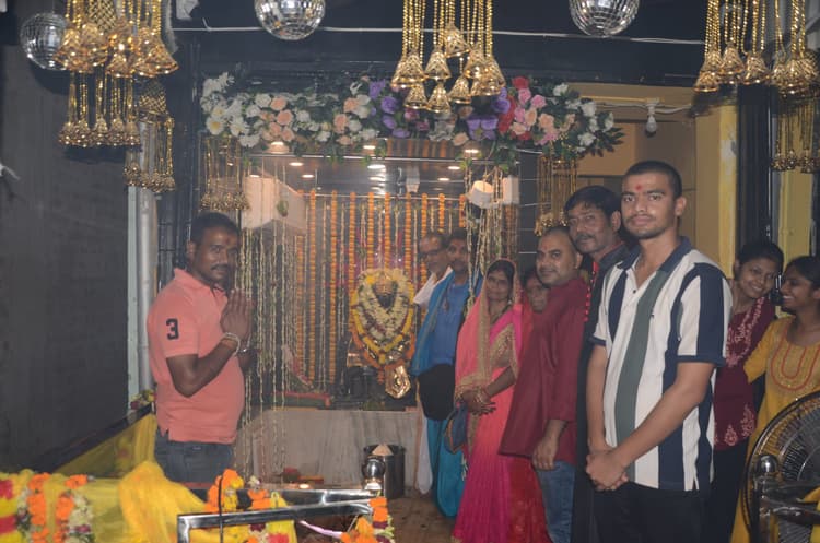 Deoghar news : शनि महाराज की प्रतिमा की हुई प्राण-प्रतिष्ठा,  मिथिला से आये पंडितों ने किया वेदी पूजन