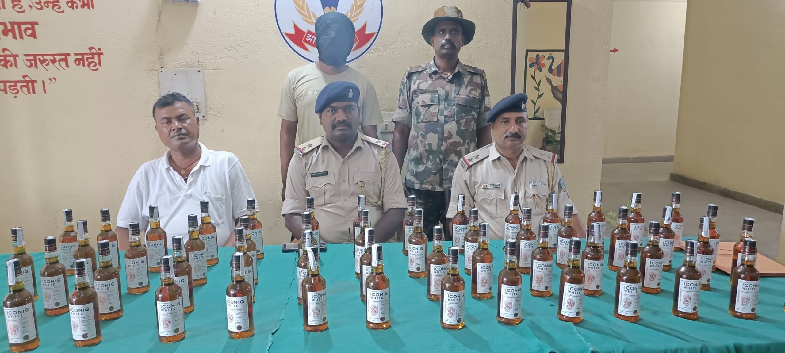Bokaro News : हरला में 55 बोतल विदेशी शराब जब्त, एक गिरफ्तार