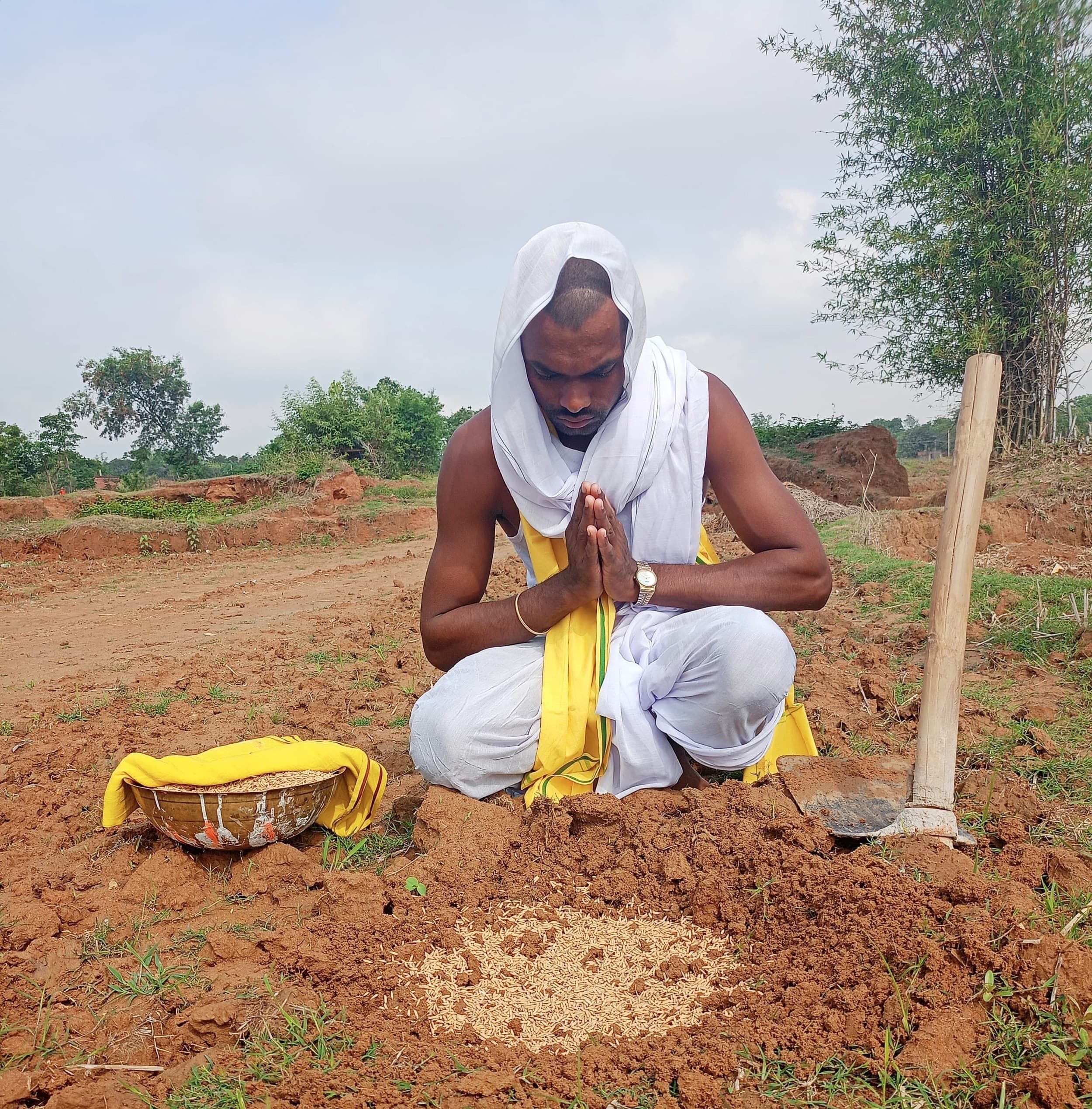 Bokaro News : कसमार में मना रहइन परब, किसानों ने खेतों में डाला बीज