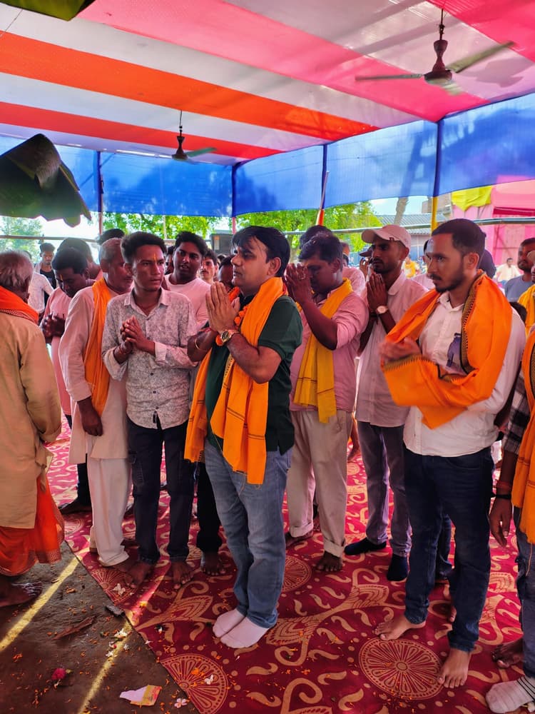 धूमधाम से हनुमान प्रतिमा की प्राण-प्रतिष्ठा