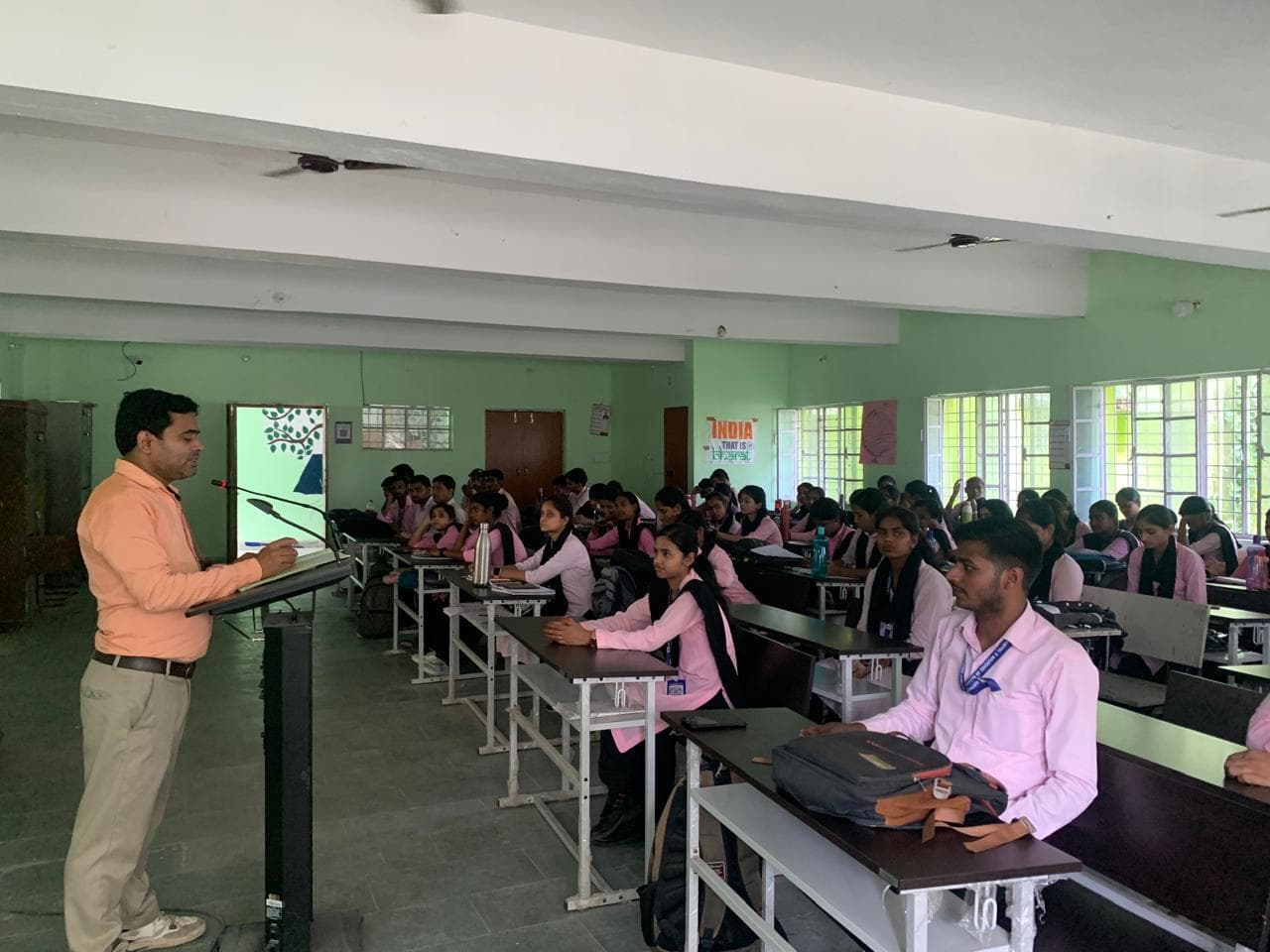 थावे और समस्तीपुर के डायट प्रशिक्षुओं के बीच ऑनलाइन अनुभव किया साझा, प्रशिक्षुओं का पारस्परिक कला को सीखने का मिल रहा अवसर