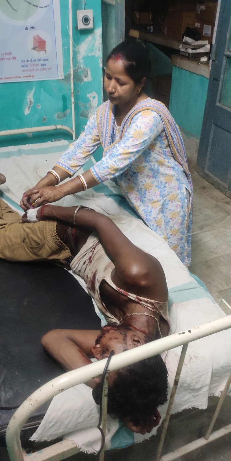 नशे में धुत बाइक सवार ने बर्फ बेचनवाले को मारी टक्कर, दोनों गंभीर