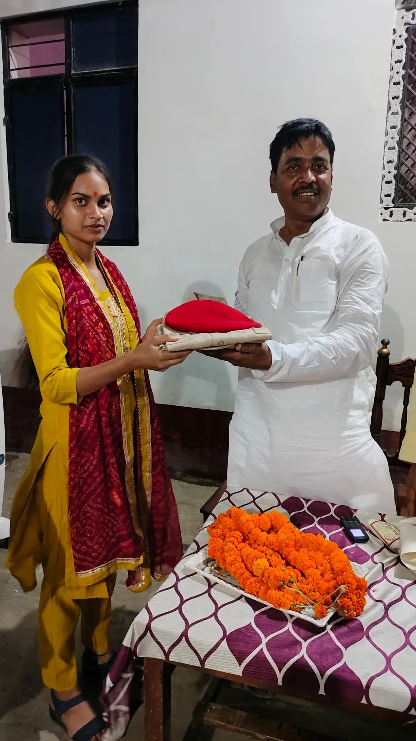 Motihari: बिहार पुलिस में चयनित प्रखंड की बेटियों का हुआ सम्मान