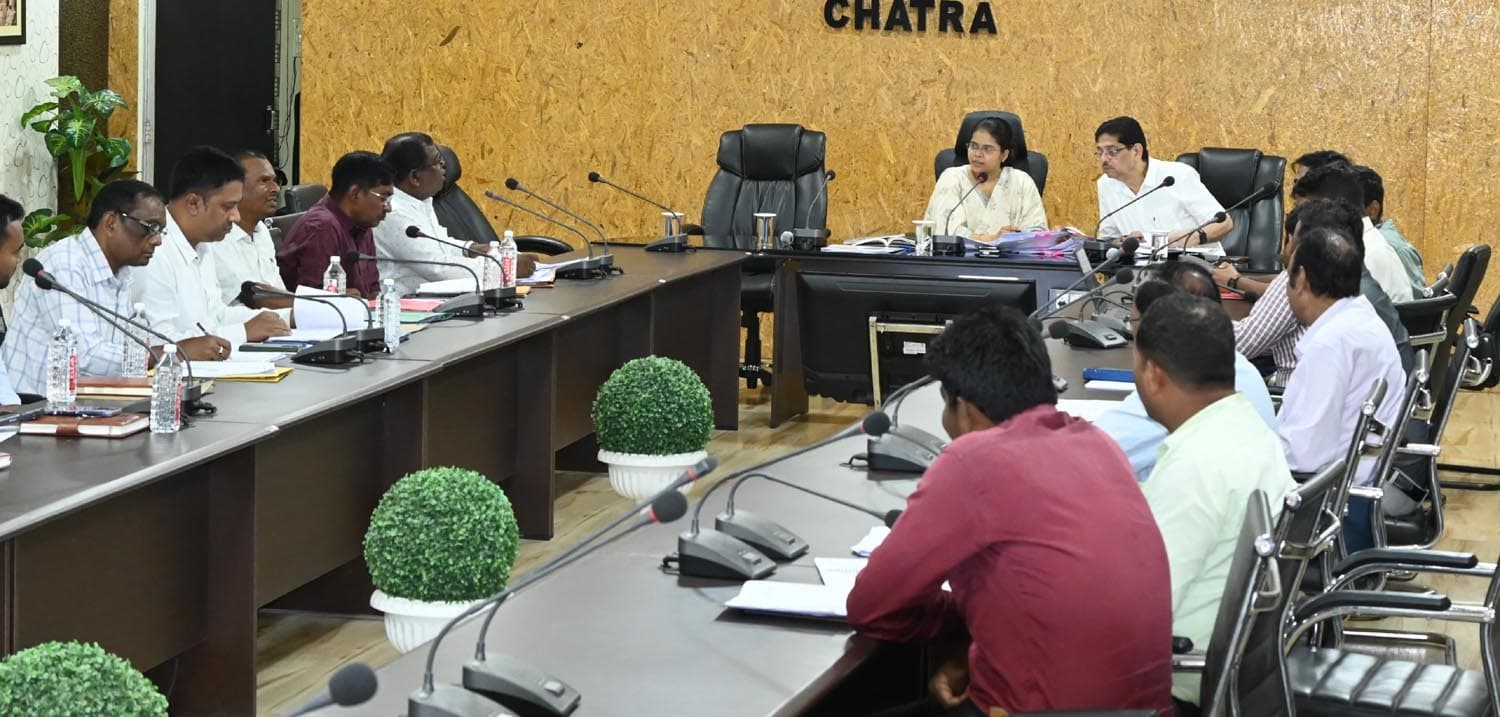 निर्धारित समय सीमा के अंदर कार्य पूर्ण करें:  डीसी