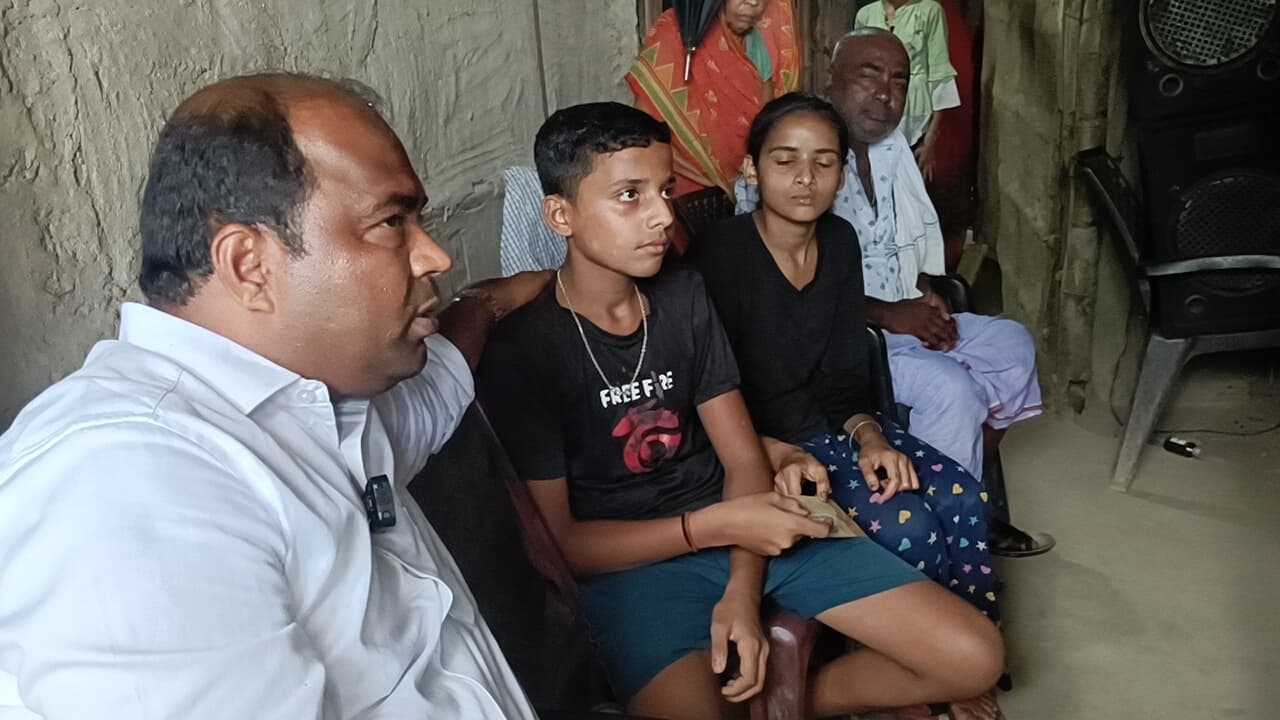 गायकी में लक्ष्मी ने क्षेत्र का नाम किया रौशन, प्रोत्साहन राशि व सम्मान पत्र से सम्मानित