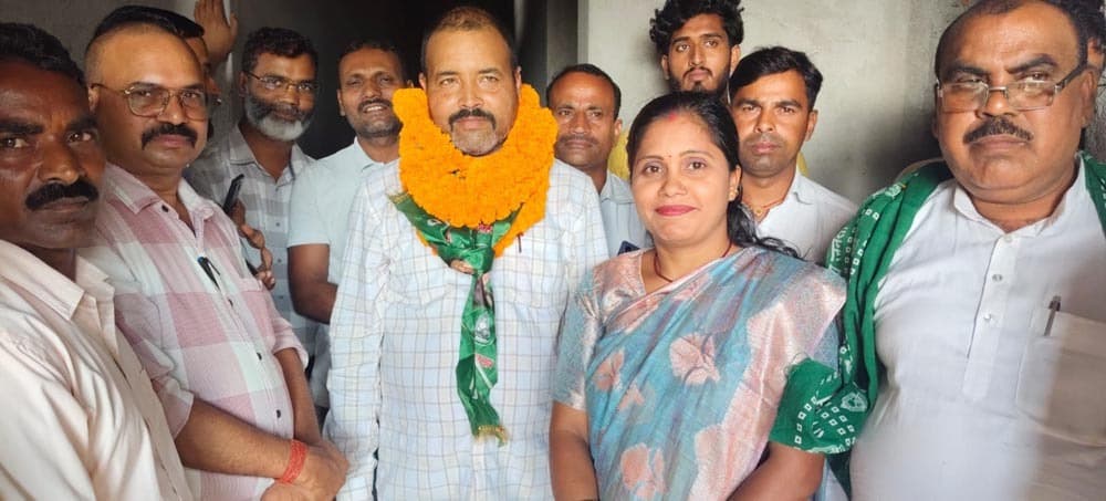 राजद प्रखंड अध्यक्ष बने नीरज तिवारी