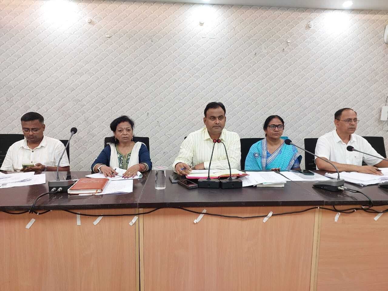 सीमा समय के अंदर सीएमआर का लक्ष्य हो पूरा : डीएम